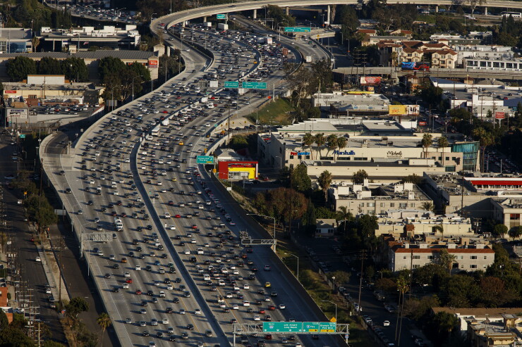 Los Angeles-405 Traffic-Bloomberg