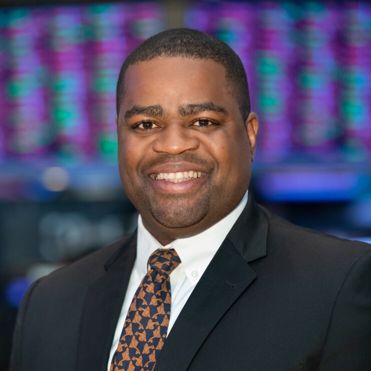 Larry Lawrence-Headshot-Photo-20220929-04-Edit-3007 x 3007.jpg