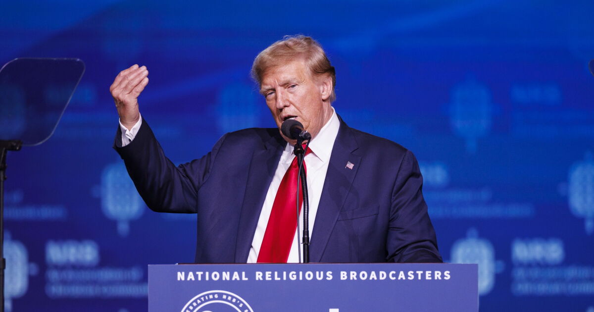 Trump pledges to slash taxes if he returns to the White House Trump pledges to slash taxes if he returns to the White House