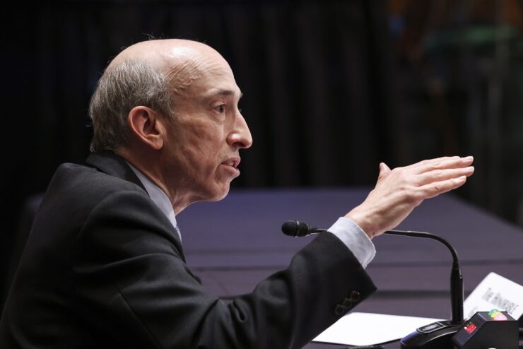gensler-gary-sec-gesturing.jpg