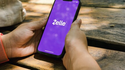 Zelle in hands