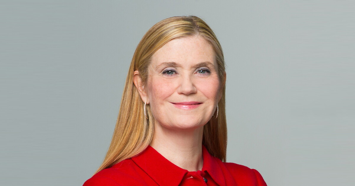 JPMorgan shuffles executive management; Lake to retire