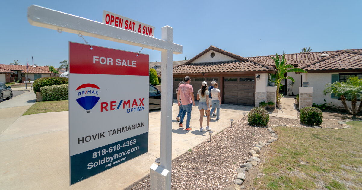 Big banks left mortgages. Why some community banks stayed