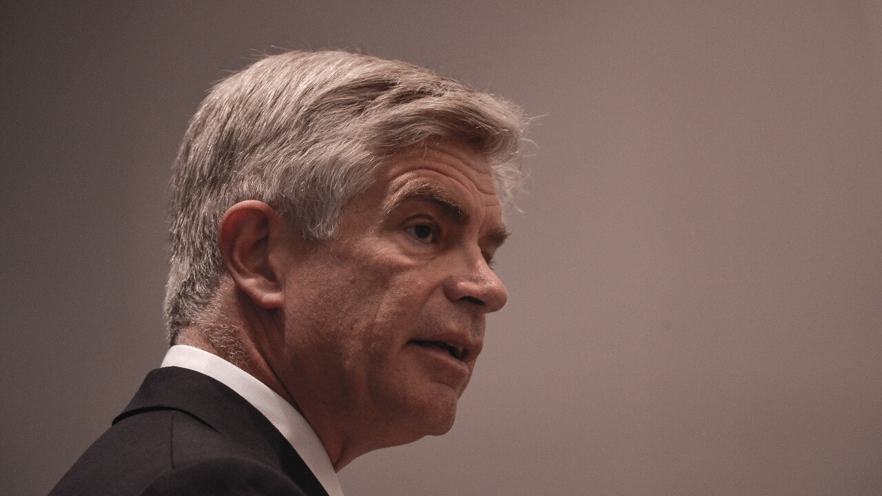 Philadelphia-Fed-President-Patrick-Harker-Bloomberg-News