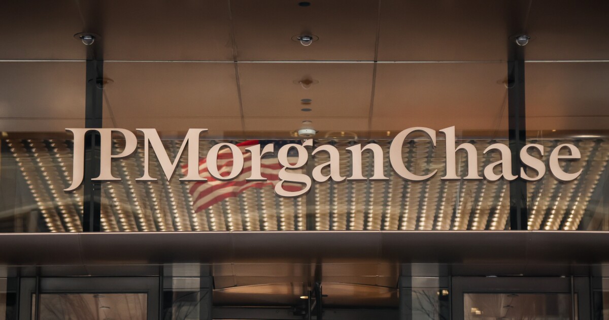 JPMorgan’s Porretti departs, Goldman bankers pose for fashion shoot JPMorgan’s Porretti departs, Goldman bankers pose for fashion shoot