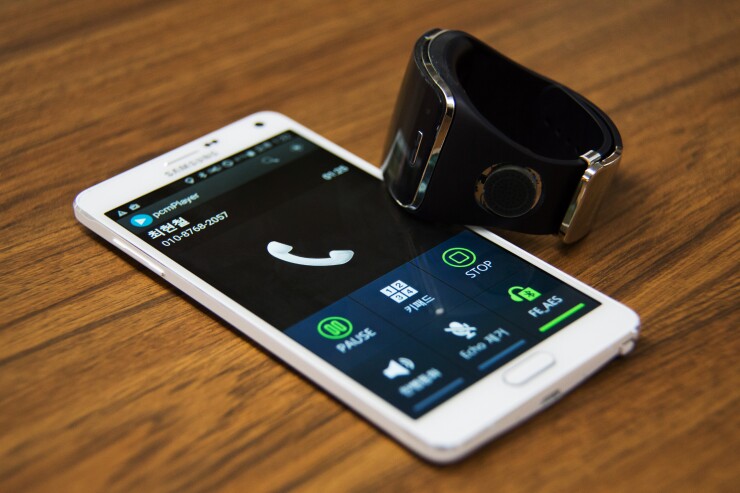 di-phone-wearable-042419.jpg