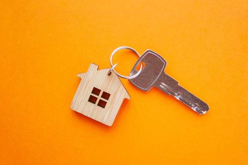Key and house shaped keychain arrangement