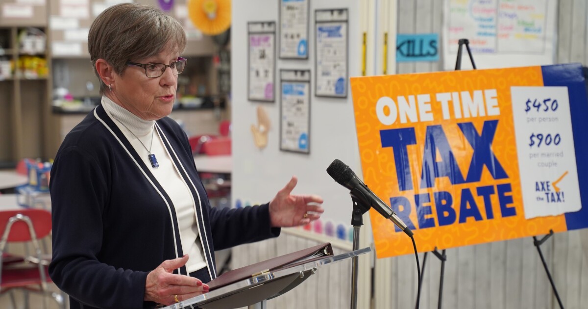 Kansas governor vetoes 'irresponsible' move to flat income tax Kansas governor vetoes 'irresponsible' move to flat income tax