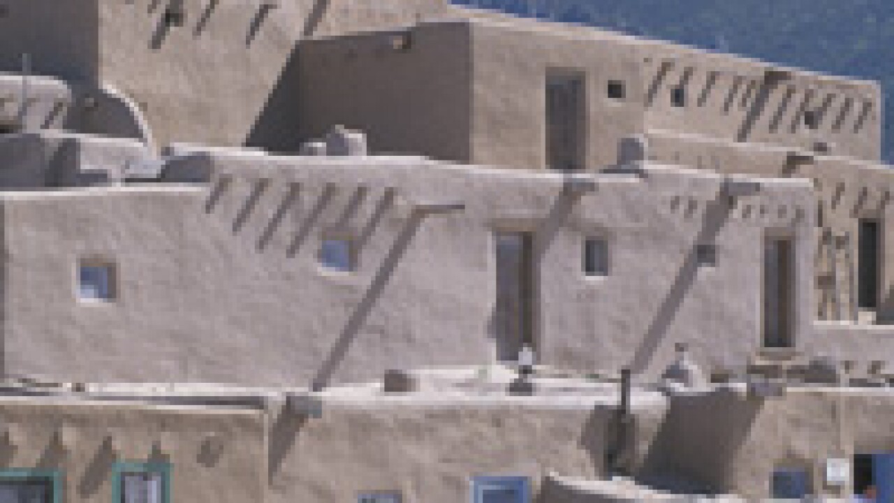 adobepuebloes030612.jpg