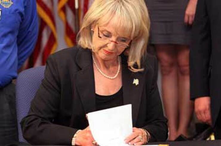 ariz-gov-jan-brewer-signing.jpg