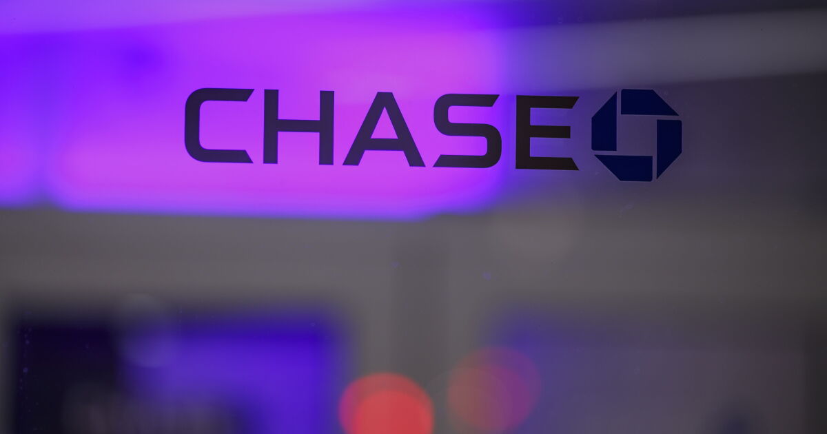 JPMorgan plans retail bank expansion abroad with U.K....
