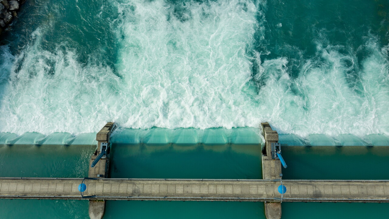 Water/hydro power dam
