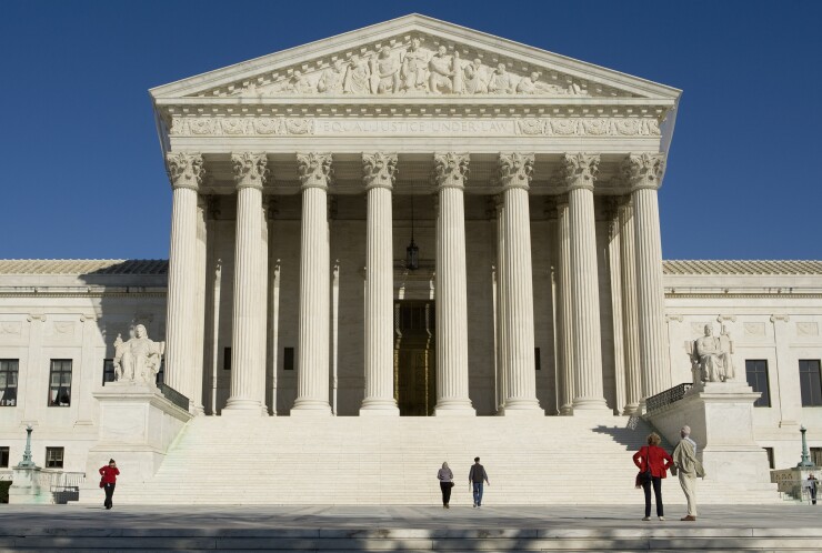EBN030116-P1-Bloomberg-SCOTUS (2).jpg