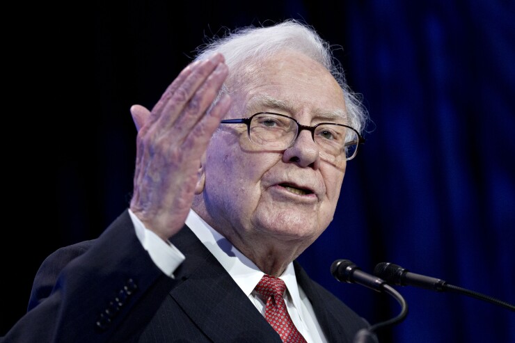 di-warren-buffett-stock-060718.jpg