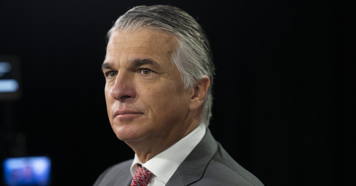 Advisor exits exert 'lag effect' on UBS' Q2 asset inflows