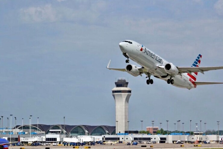 An American Airlines Boeing 737-800, liftoffs from St. Louis Lambert International Airport on May 24, 2019