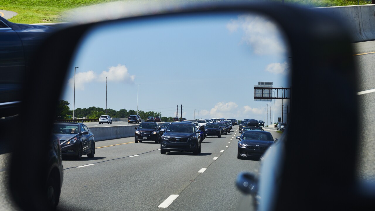 Cars traveling the Garden State Parkway