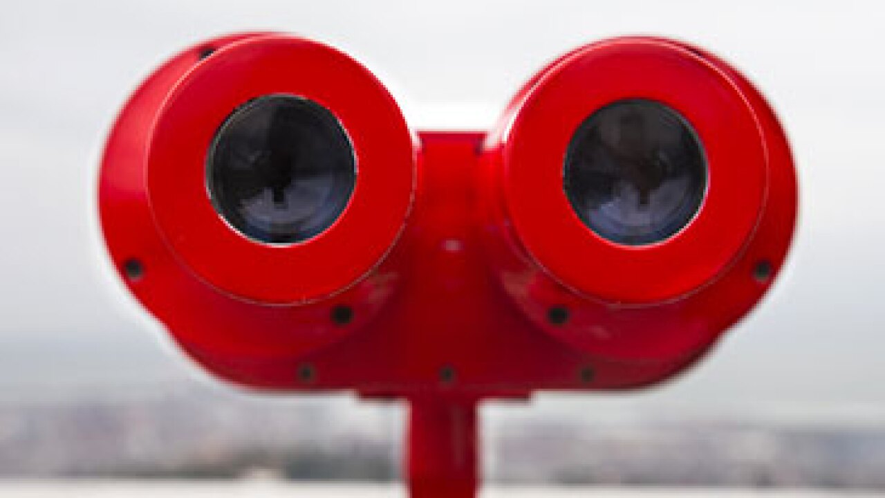 binoculars-fotolia-365.jpg