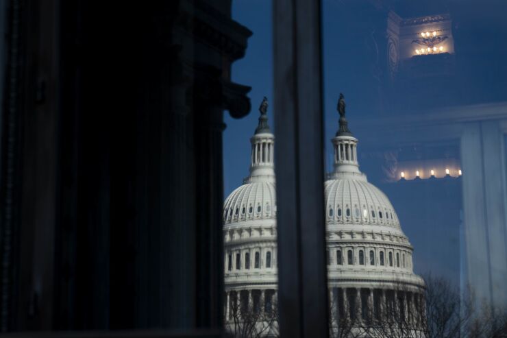 US Capitol Features