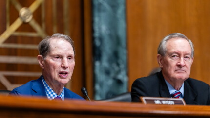 wyden-ron-crapo-mike-senate.jpg