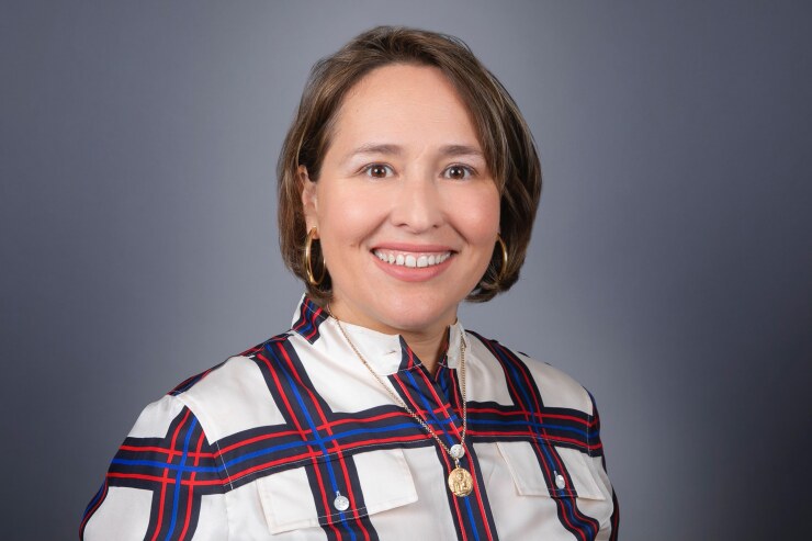 di-gloria-guntinas-full