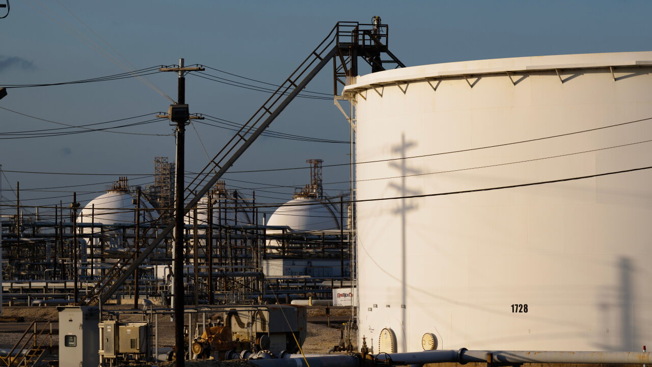 LNG Infrastructure As US Natural Gas Extends Losses