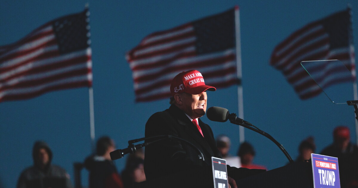 Trump’s economic confidants battle for sway on tax, Fed policy Trump’s economic confidants battle for sway on tax, Fed policy