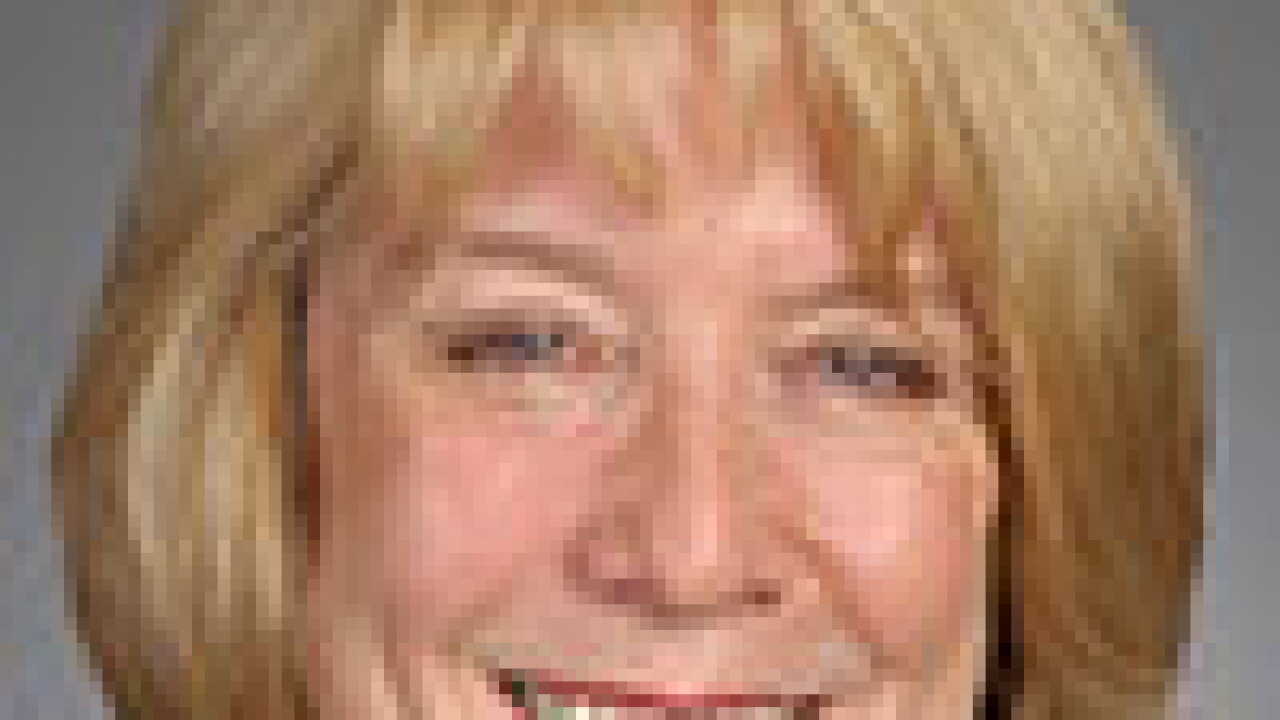 lynne-barr-100.jpg