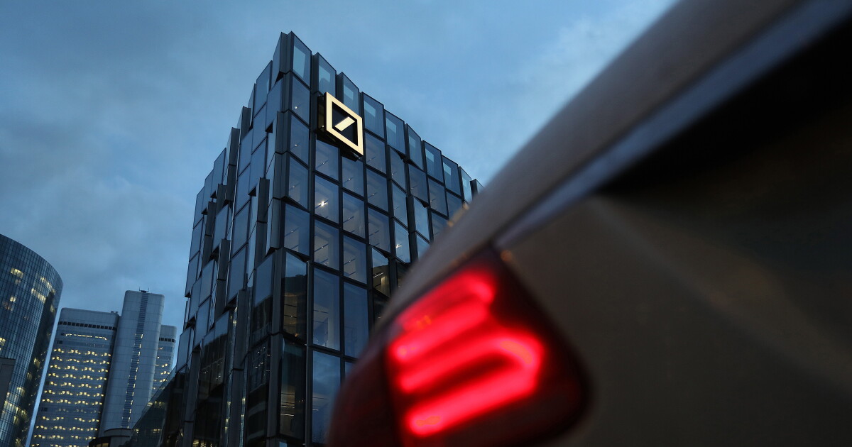Deutsche Bank sues ex-managers in 6M Monte Paschi spat Deutsche Bank sues ex-managers in 6M Monte Paschi spat