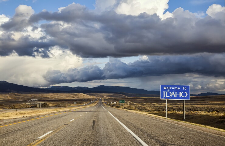 idaho-highway-AdobeStock_136488323
