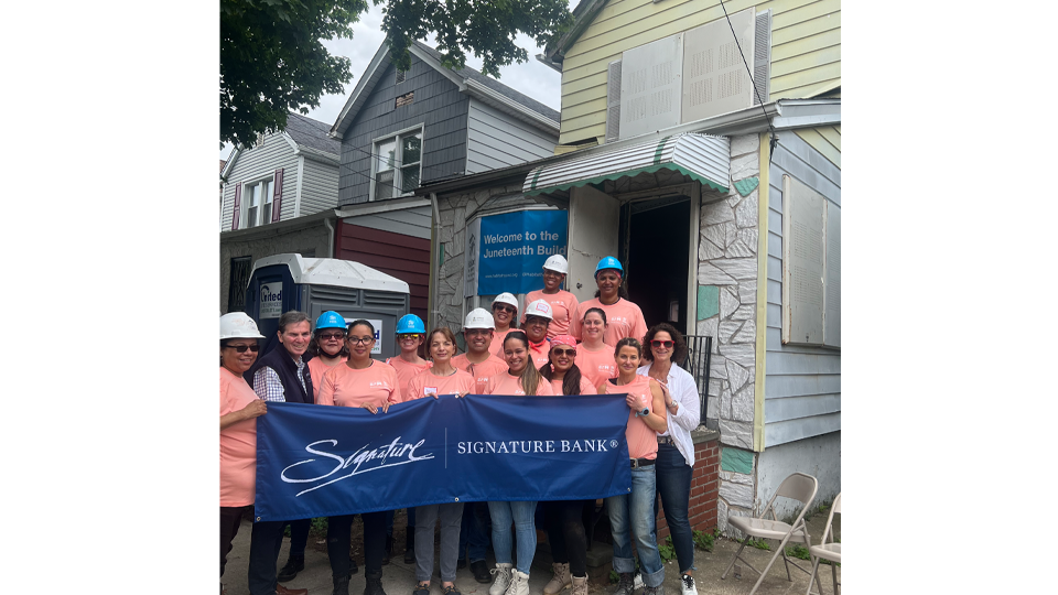 Best Banks to Work For 2022 pictures/65_Signature-Bank.png