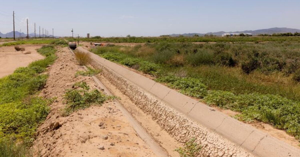 Arizona agency, with  billion to spend, revs up water hunt Arizona agency, with  billion to spend, revs up water hunt