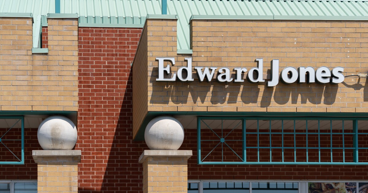 Edward Jones hits ex-broker with big arb award Edward Jones hits ex-broker with big arb award