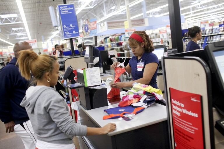 Walmart rolls out new employee scheduling app | Employee Benefit News