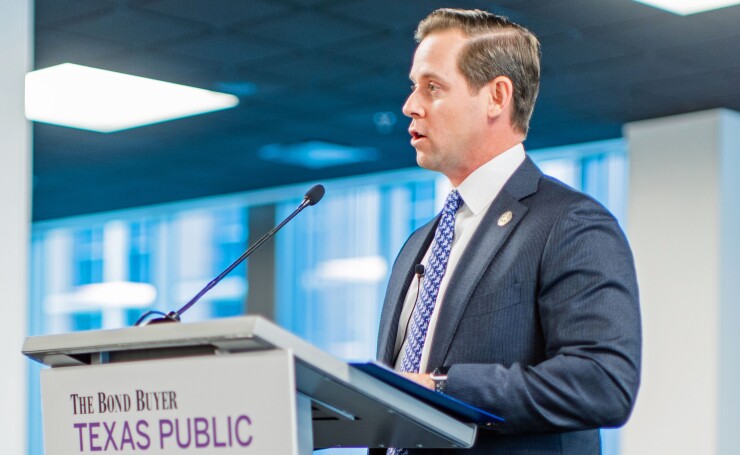 Houston Controller Chris Brown