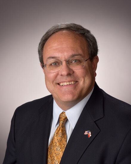 Lee-Volker Cox, CoastHills CU 041117.jpg