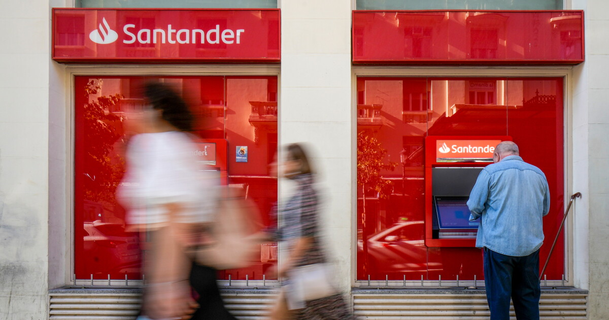 Santander renews 0M auditing contract with PwC Santander renews 0M auditing contract with PwC