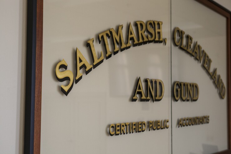 Saltmarsh, Cleaveland & Gund logo