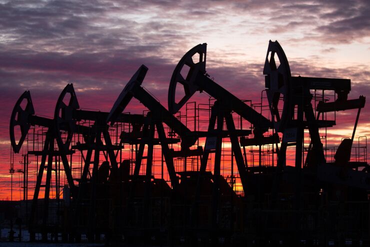 Oil jack/oil rig