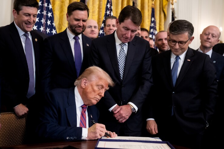 Trump signing stablecoin