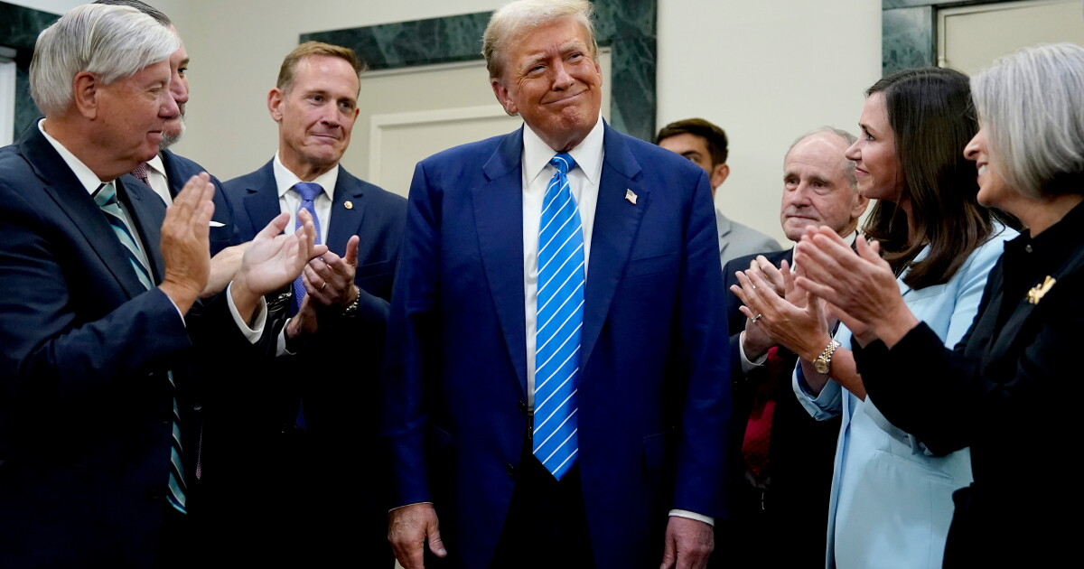 Trump floats tariff hikes to offset income tax cuts Trump floats tariff hikes to offset income tax cuts