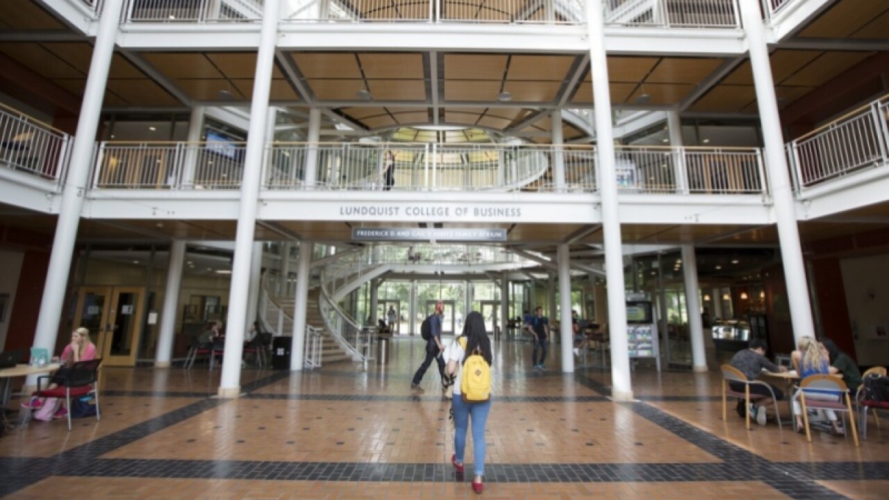 university-oregon-lundquist-college-business-2017