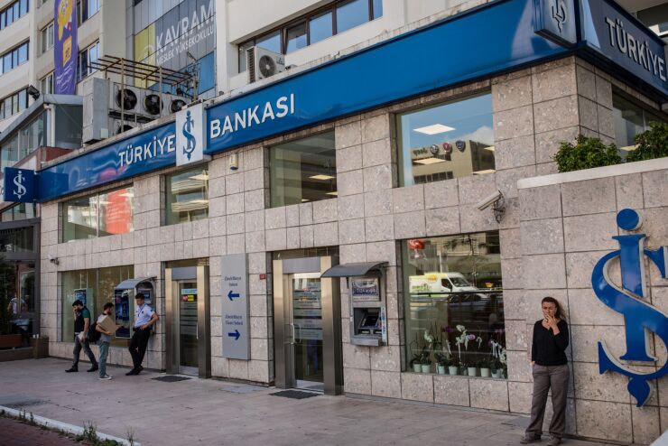 Banks Caught In Crossfire As Turkish Companies Press Erdogan To Contain Turmoil