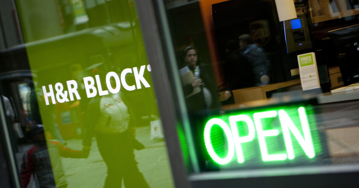 H&R Block hiring tax pros ahead of tax season H&R Block hiring tax pros ahead of tax season