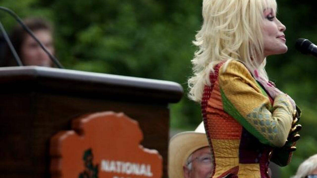 Dolly_Parton_Great_Smoky_Mountains_Park.jpg