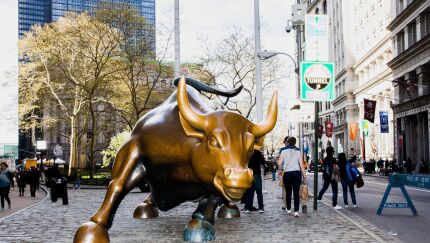 Wall Street bull statue