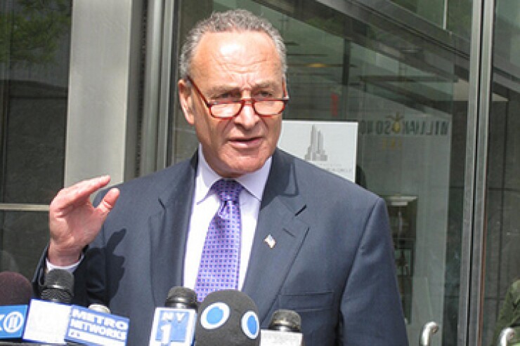 schumer-chuck-microphones-357.jpg