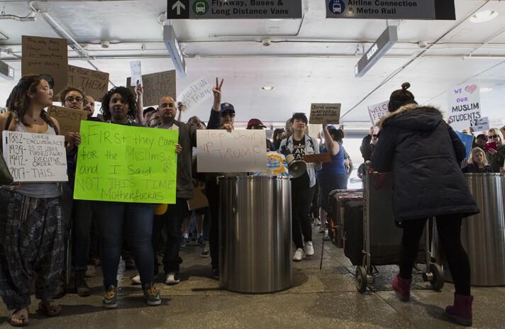 02-immigrant-ban-lax-bl012917.jpg