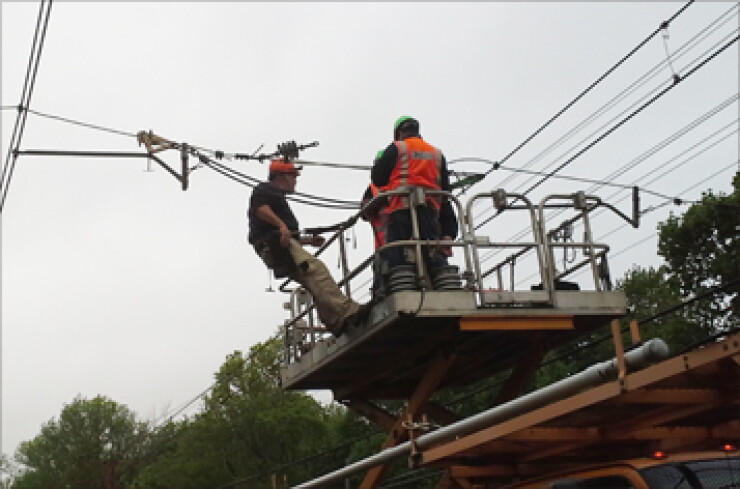 catenary-repairs-by-metro-north-crew-357.jpg