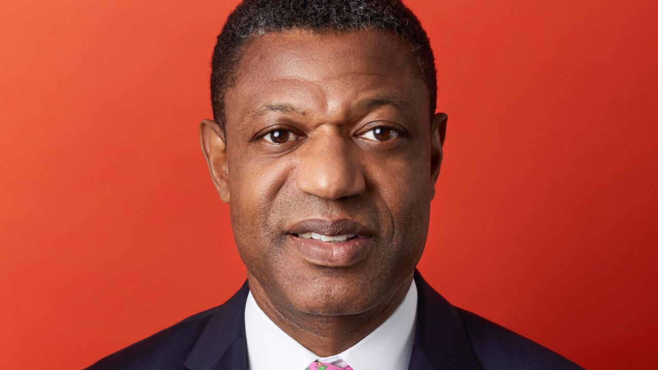 Roy Swan Headshot.jpg